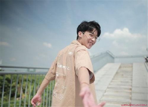 快手网红多少岁了,揭秘他们的年龄之谜