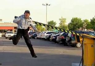 搞笑保安恶搞,搞笑瞬间，笑翻全场！